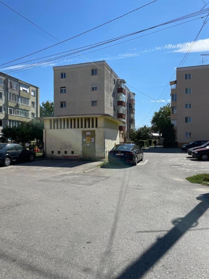 Soho Apartment Fagaras - 1 Bedroom & Extensible Couch Exterior photo